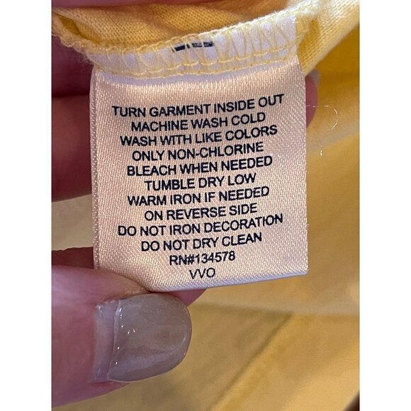 Vineyard Vines Yellow Cotton Short Sleeve Crew Neck Vintage Whale Tee Size‎ S - Picture 6 of 6